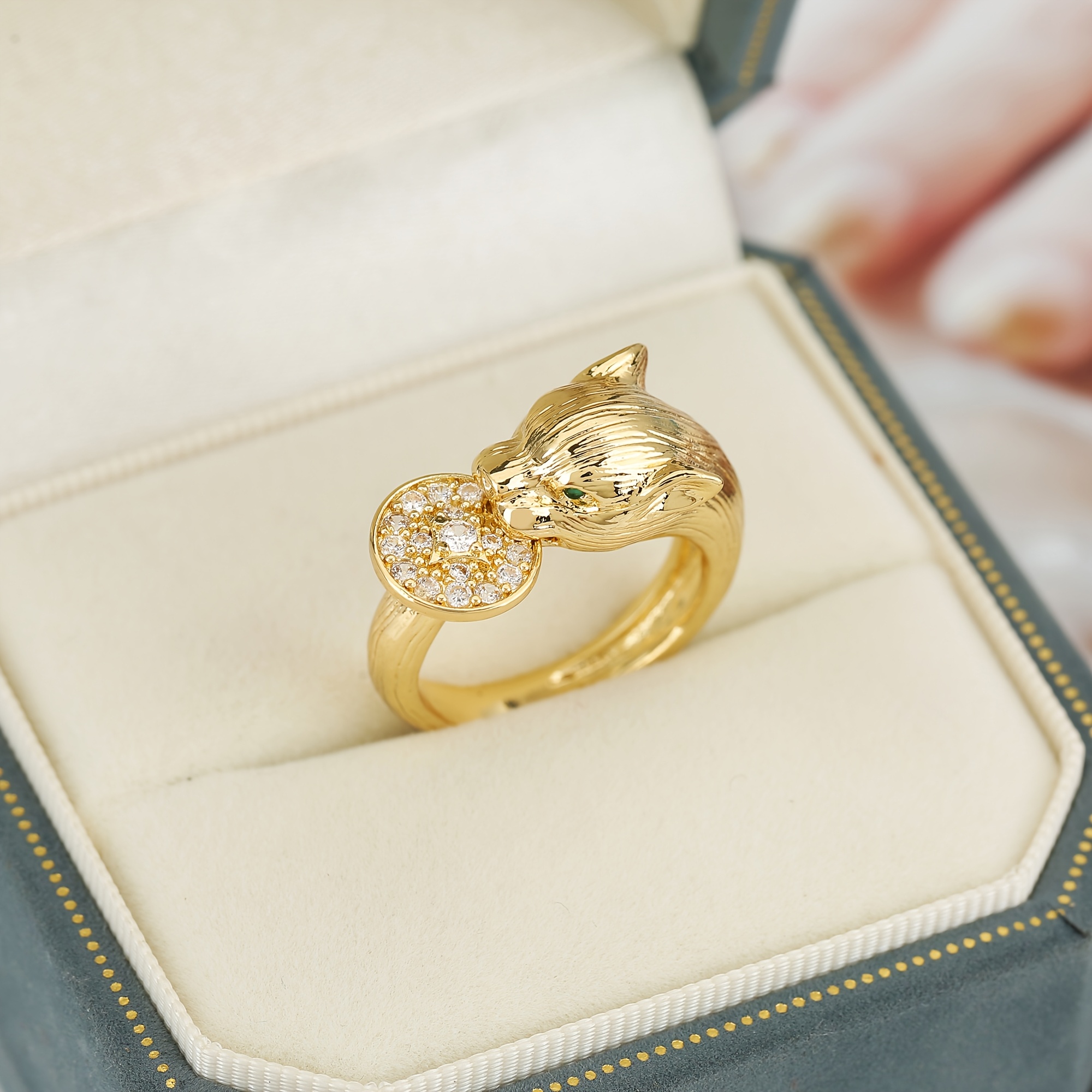Light Luxury Style Leopard Head Copper Inlaid Zirconia Ring